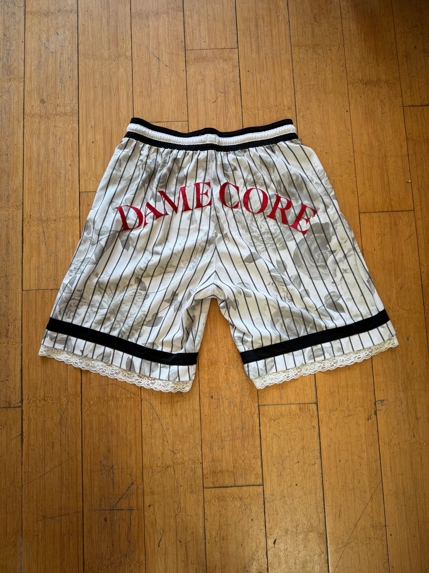 ROSE GRAPHIC SHORTS