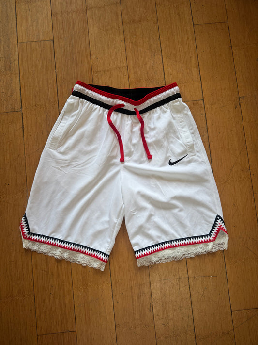 WHITE ZIG ZAG BASKETBALL SHORTS