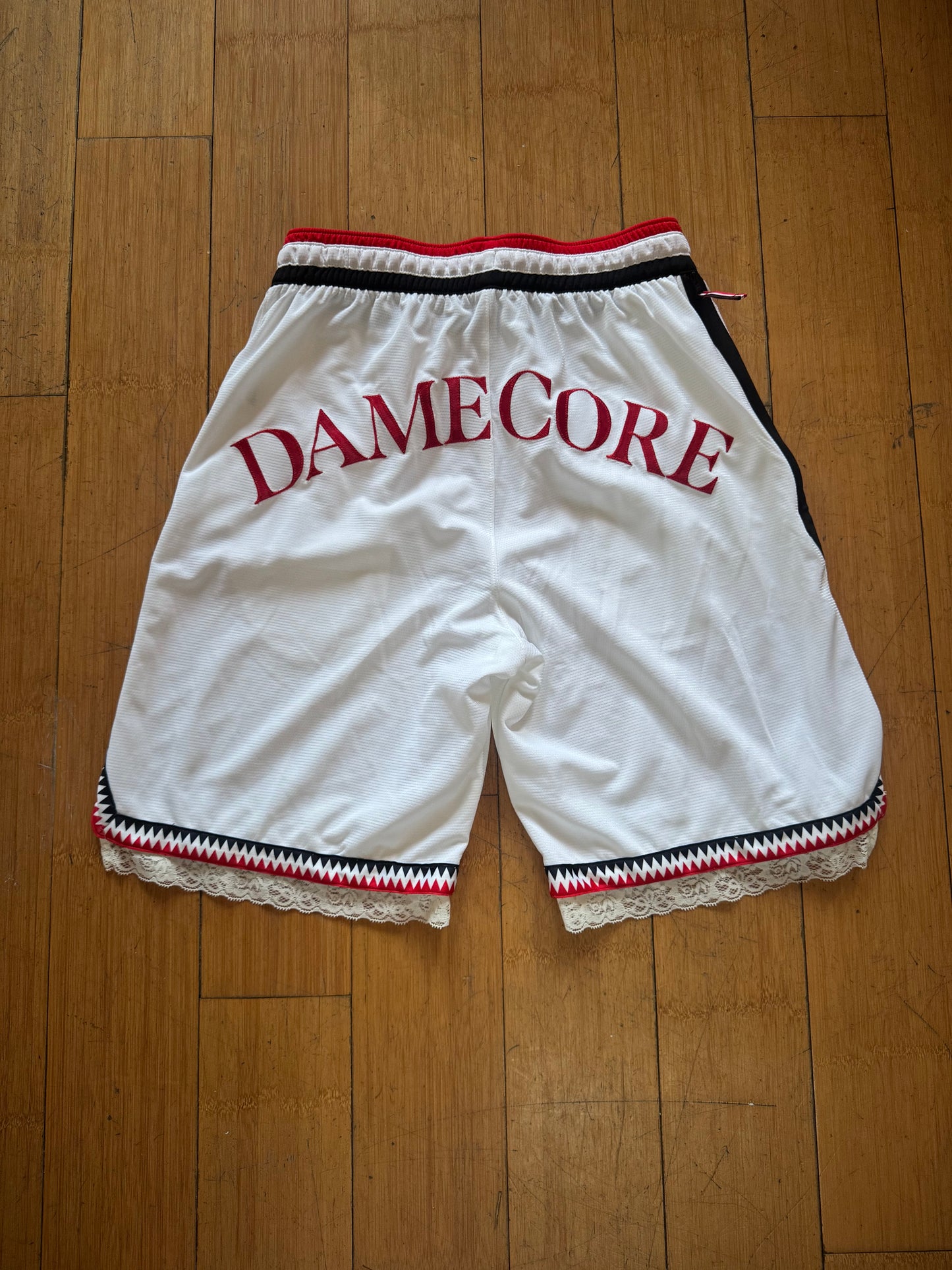 WHITE ZIG ZAG BASKETBALL SHORTS