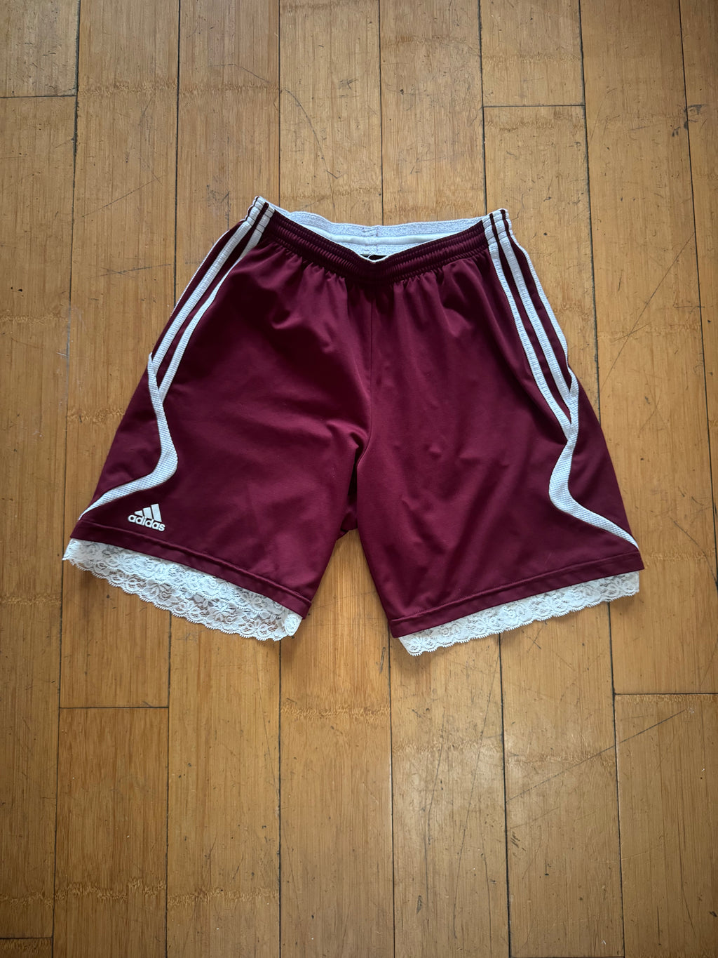 MAROON BASKETBALL SHORTS